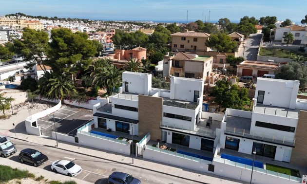 Villa - Resale - Orihuela - Villamartin