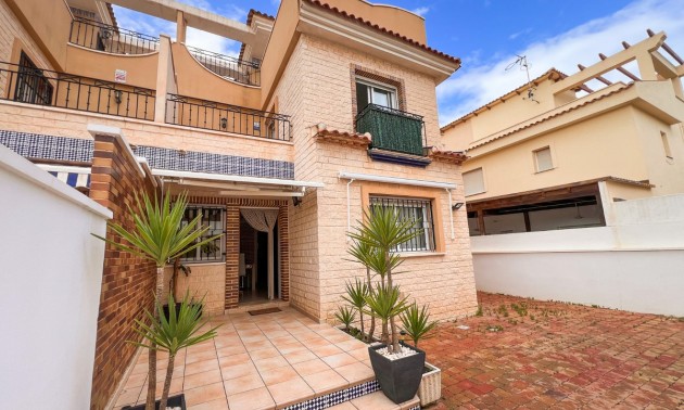 Villa - Resale - Pilar de la Horadada - Pilar de la Horadada Centro