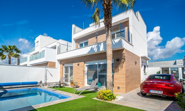 Villa - Resale - Pilar de la Horadada - Pilar de la Horadada Centro