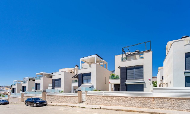 Villa - Resale - Punta Prima - CSPX-39324