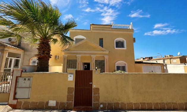 Villa - Resale - Torrevieja - CSPX-65245
