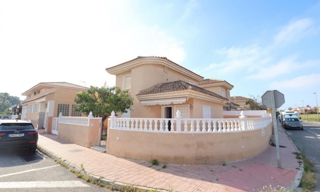 Villa - Resale - Torrevieja - CSPX-78219