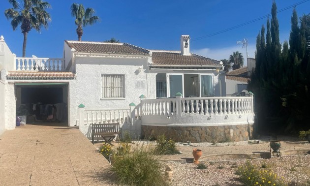 Villa - Resale - Torrevieja - Torrevieja Centro