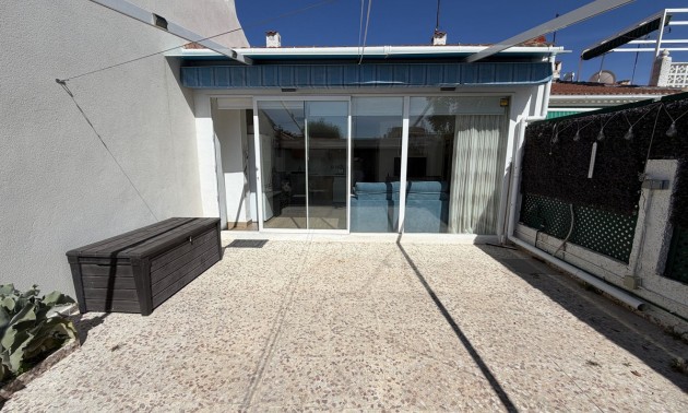 Villa - Resale - Torrevieja - Torrevieja Centro