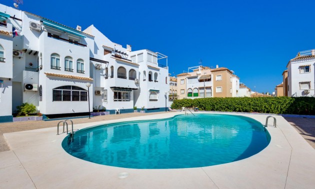 Villa - Resale - Torrevieja - Torrevieja Centro