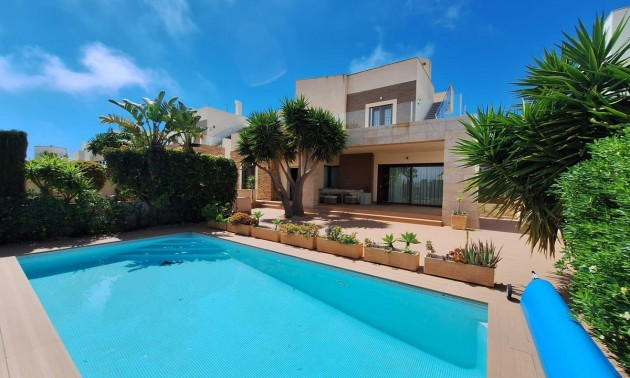Villa - Resale - Torrevieja - Torrevieja Centro