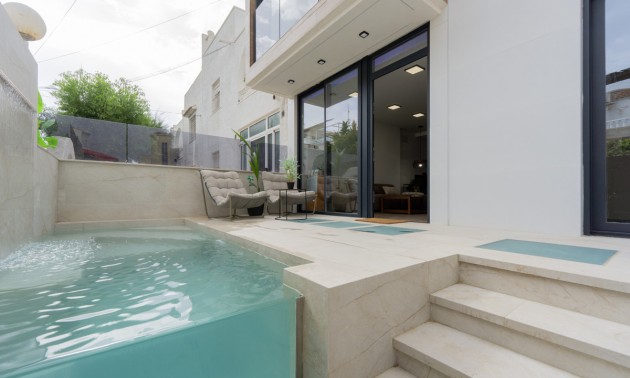 Villa - Resale - Torrevieja - Torrevieja Centro