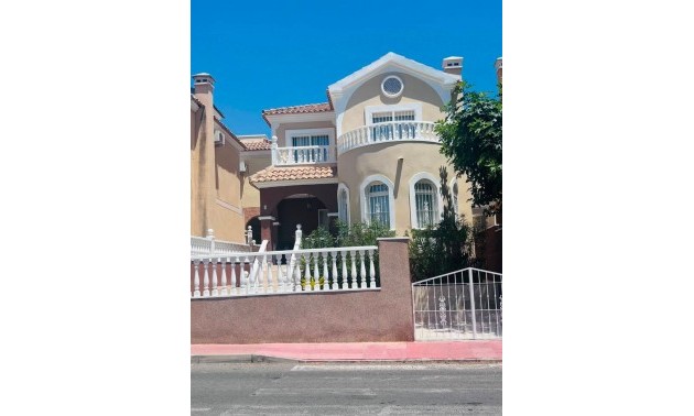 Villa - Resale - Villamartin - Blue Lagoon