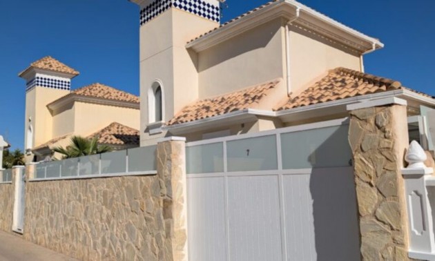 Villa - Resale - Villamartin - Villamartin