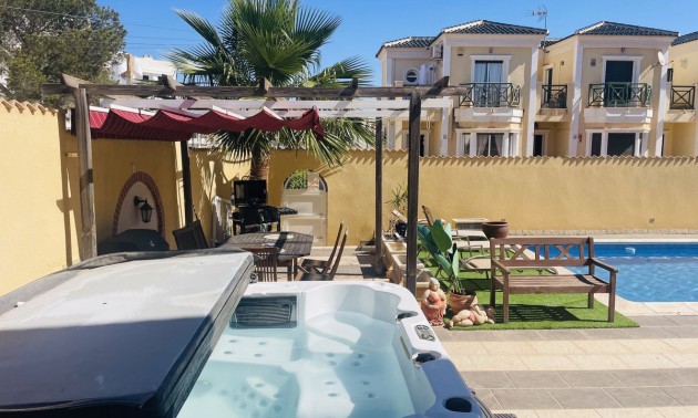Villa - Resale - Villamartin - Villamartin