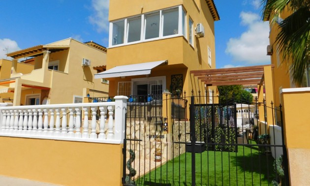 Villa - Resale - Villamartin - Villamartin