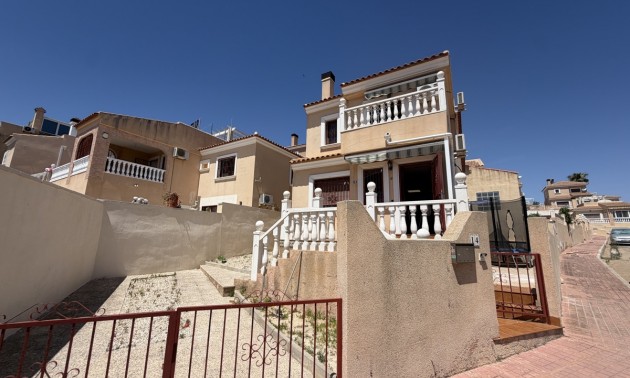 Villa - Resale - Villamartin - Villamartin