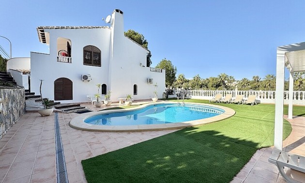 Villa - Resale - Villamartin - Villamartin