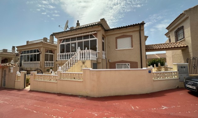 Villa - zum Verkauf - Algorfa - Castillo de montemar