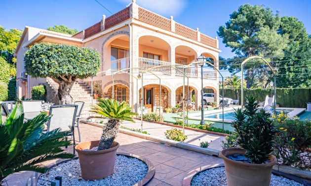 Villa - zum Verkauf - Benidorm - Benidorm Centro