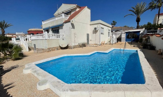 Villa - zum Verkauf - Ciudad Quesada - CSPR-53528