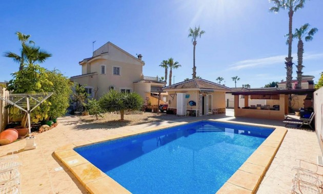 Villa - zum Verkauf - Ciudad Quesada - CSPR-73854