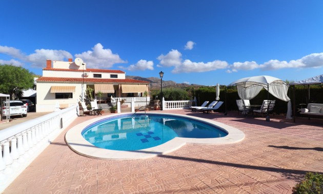 Villa - zum Verkauf - Crevillente - Crevillente