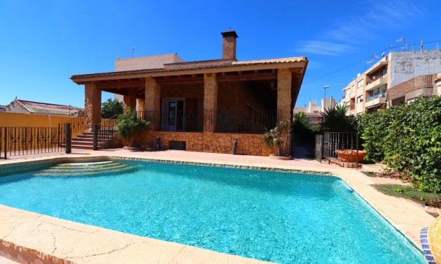 Villa - zum Verkauf - Formentera Del Segura - Los Palacios