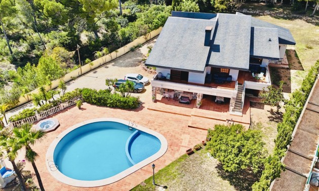 Villa - zum Verkauf - La Nucia - La Nucia