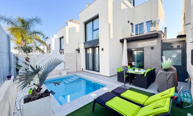 Villa - zum Verkauf - Los Altos - Los Altos