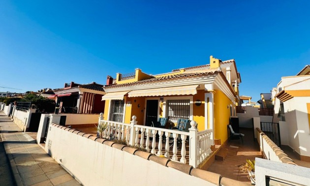 Villa - zum Verkauf - Los Montesinos - Entre Naranjos