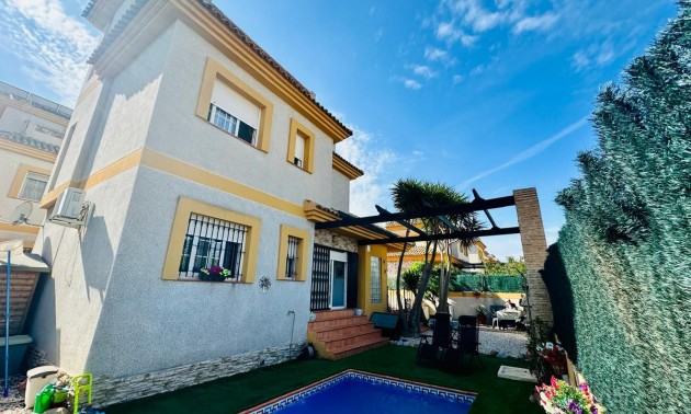 Villa - zum Verkauf - Los Montesinos - Los Montesinos Centro