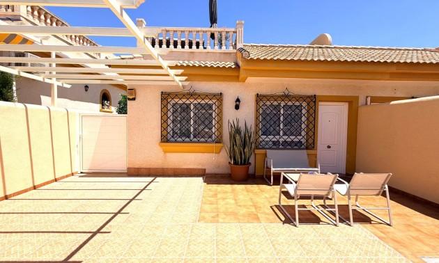Villa - zum Verkauf - Los Montesinos - Urbanizacion montesol