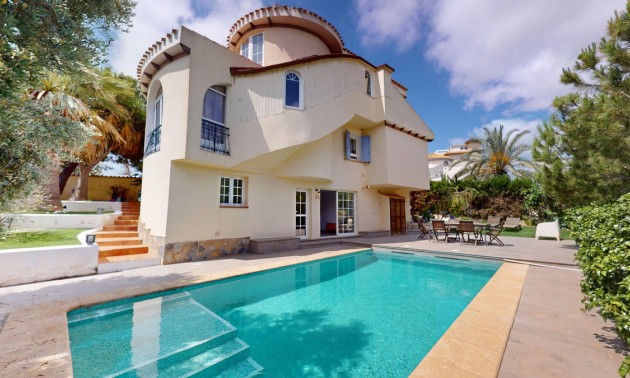 Villa - zum Verkauf - Orihuela - La Zenia