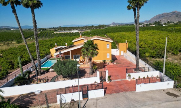 Villa - zum Verkauf - Orihuela - Orihuela Centro