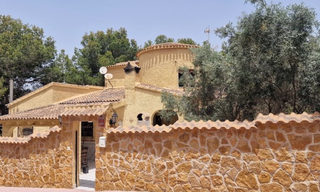 Villa - zum Verkauf - Orihuela - Orihuela Centro