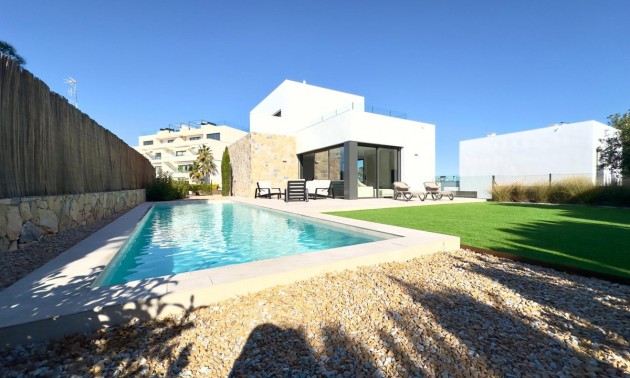 Villa - zum Verkauf - Orihuela - Orihuela Centro