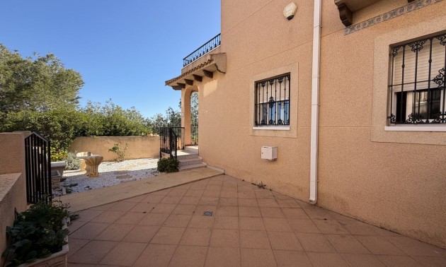 Villa - zum Verkauf - Orihuela - Orihuela Costa