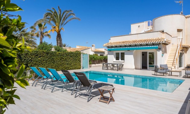 Villa - zum Verkauf - Orihuela - Playa Flamenca