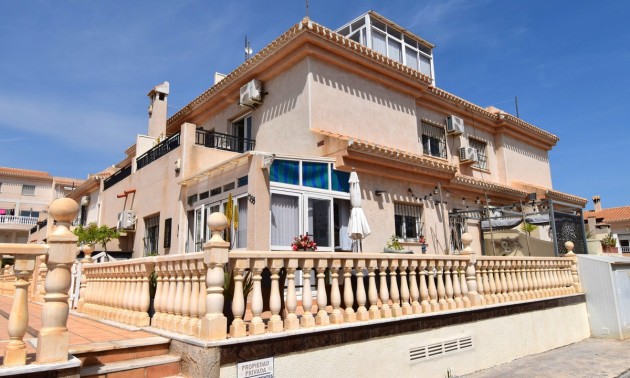 Villa - zum Verkauf - Orihuela - Playa Flamenca
