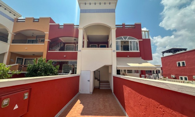 Villa - zum Verkauf - Orihuela - Punta Prima