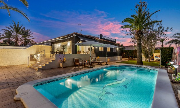 Villa - zum Verkauf - Orihuela - Rocio del Mar