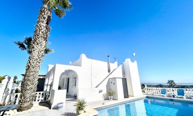 Villa - zum Verkauf - Orihuela - Villamartin