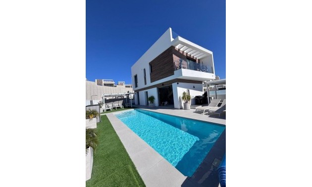 Villa - zum Verkauf - Orihuela - Villamartin