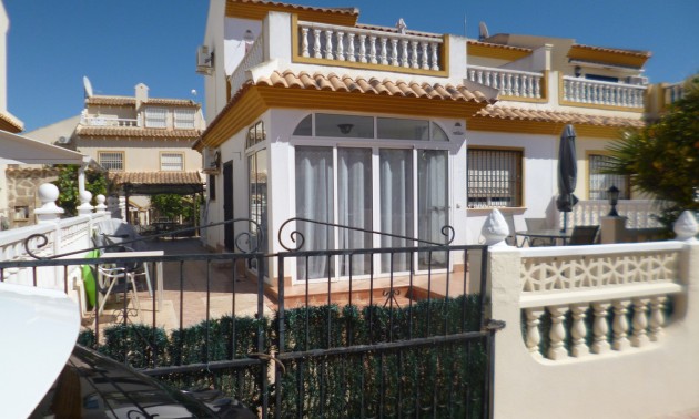 Villa - zum Verkauf - Playa Flamenca - Playa Flamenca