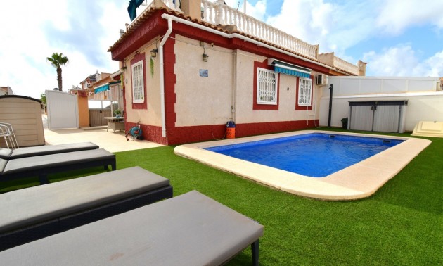 Villa - zum Verkauf - Playa Flamenca - Playa Flamenca