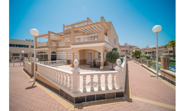 Villa - zum Verkauf - Playa Flamenca - Zeniamar