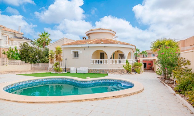 Villa - zum Verkauf - Rojales - Ciudad Quesada