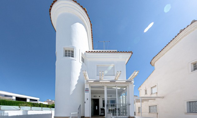 Villa - zum Verkauf - San Fulgencio - San Fulgencio Centro