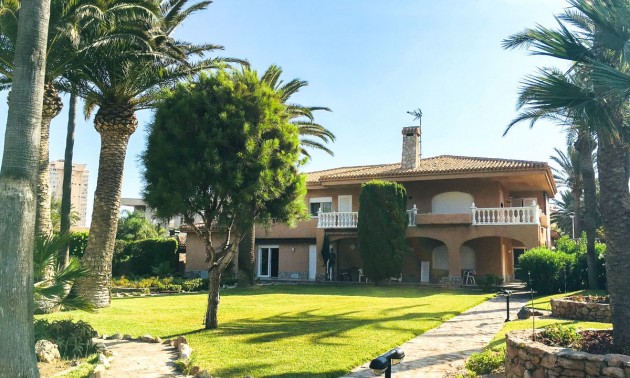 Villa - zum Verkauf - San Javier - La Manga Del Mar Menor