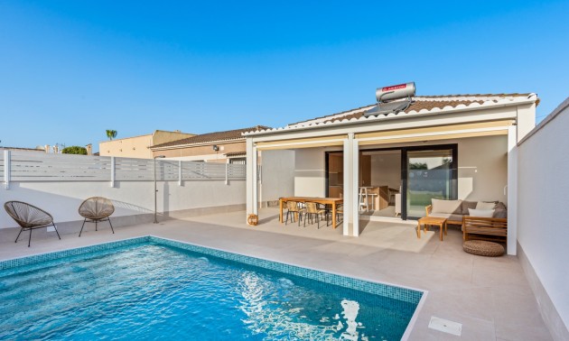 Villa - zum Verkauf - Torrevieja - CSPC-38363