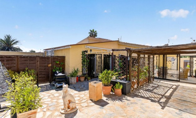Villa - zum Verkauf - Torrevieja - CSPX-21319