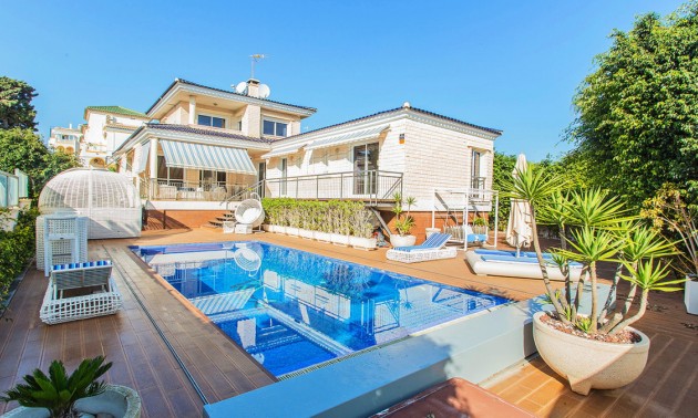Villa - zum Verkauf - Torrevieja - CSPX-46708