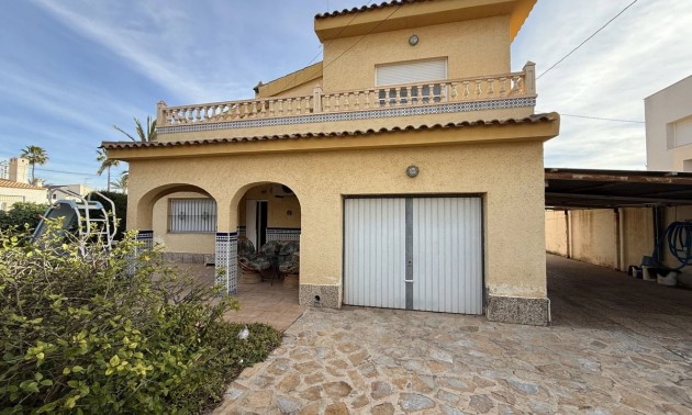 Villa - zum Verkauf - Torrevieja - CSPX-94072