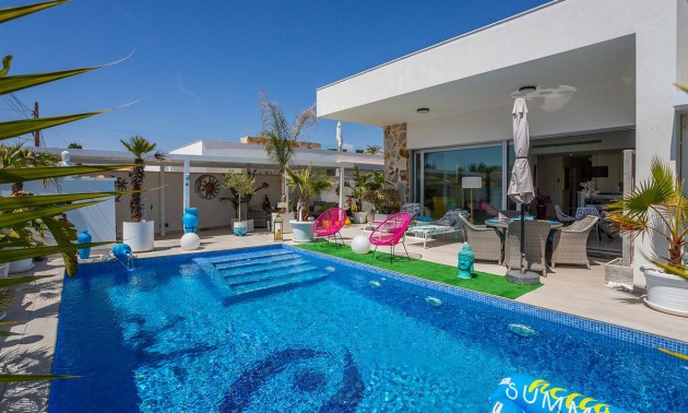Villa - zum Verkauf - Torrevieja - El Chaparral